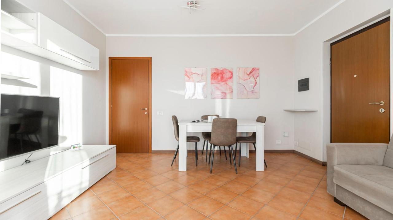Italianway - Piazza Alboreto 72, Роццано Экстерьер фото
