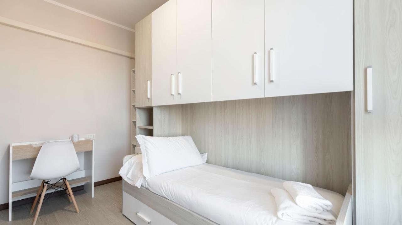 Italianway - Piazza Alboreto 72, Роццано Экстерьер фото